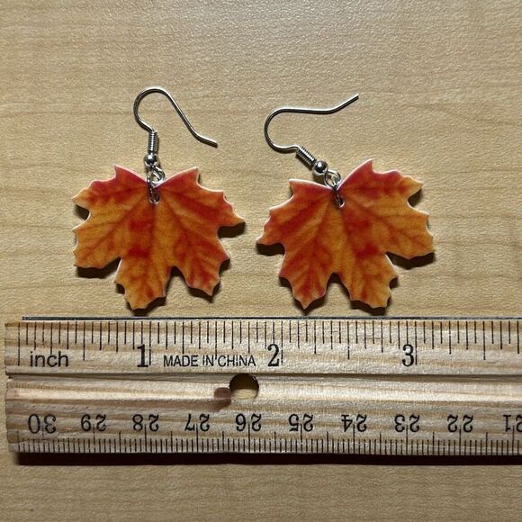 Maple Leaf Novelty Earrings - Picture 1 of 4